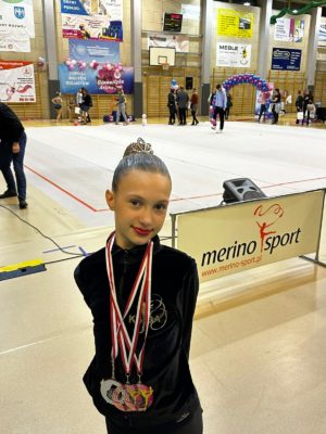Ania zawody gimnastyczne (1)